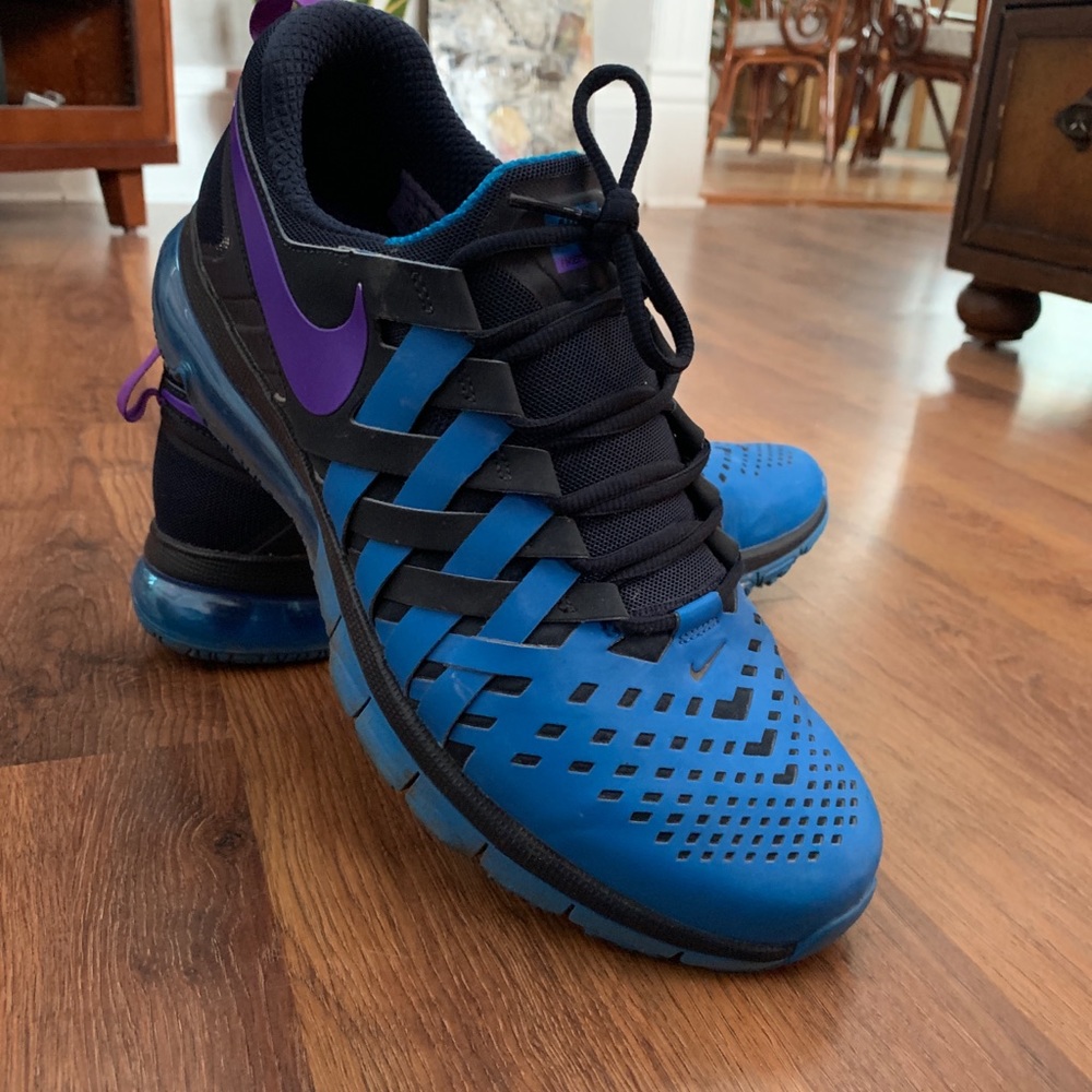 Men’s size 13 Custom NIKE Air Max Fingertraps